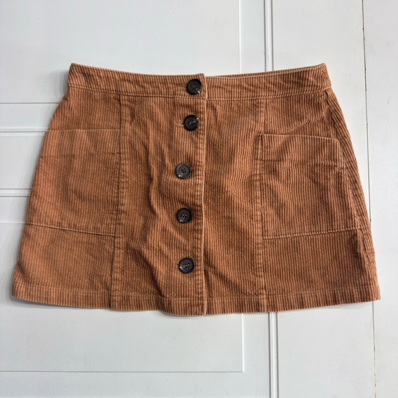 Chloe & Katie Dresses & Skirts - Chloe & Katie Women’s Sz L Khaki Corduroy Button Up Mini Skirt Cotton Pockets